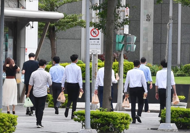 調查：近5成企業會發中秋禮金  比例創8年新低