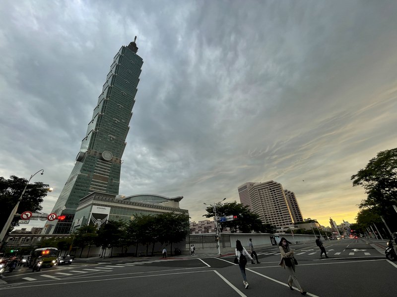 中南部不定時降雨 南投花東上看36度