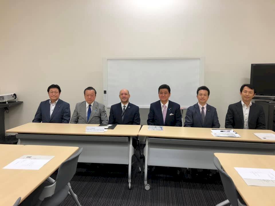 岸信夫任日本宏都拉斯議員聯盟會長 被視為助台