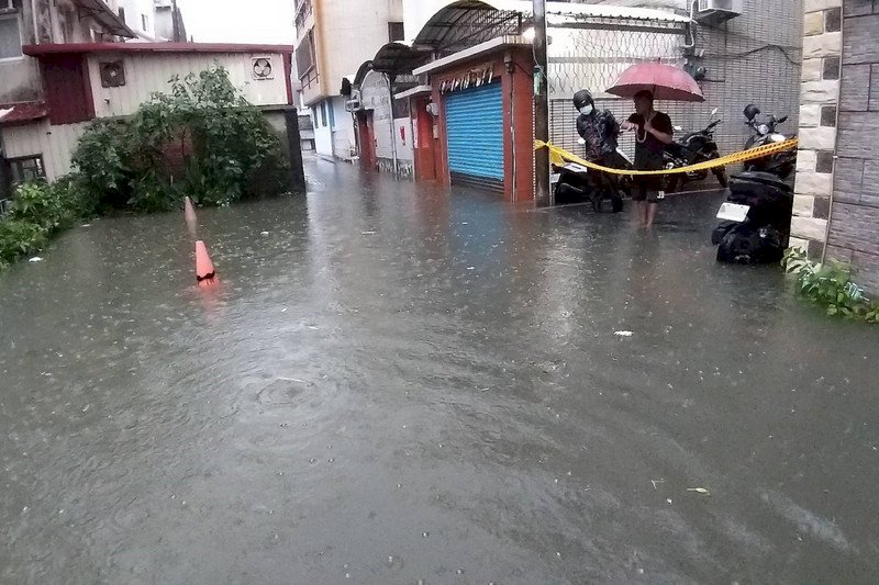 中南部今明大雨特報 未來一週梅雨鋒面到防劇烈天氣