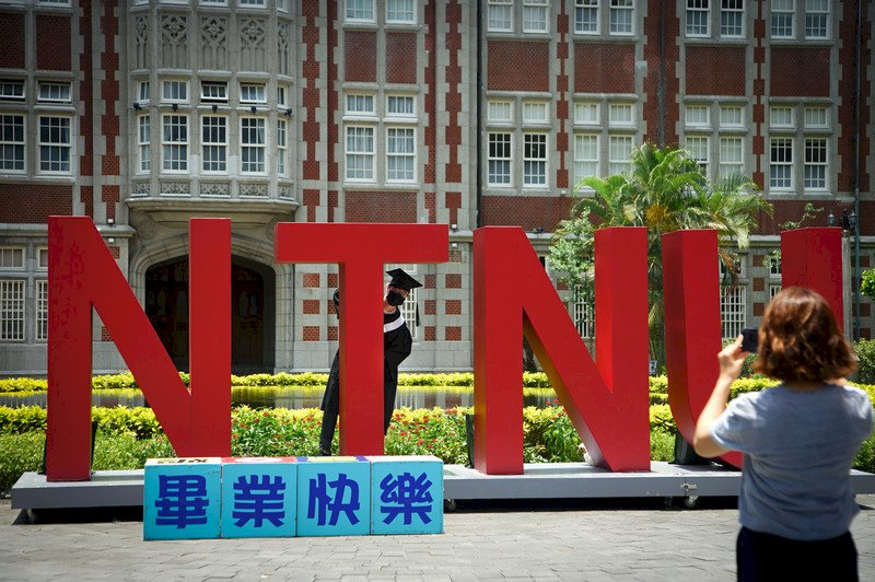 今年畢業生競爭激烈 人力銀行調查：錄取率平均僅5.9%