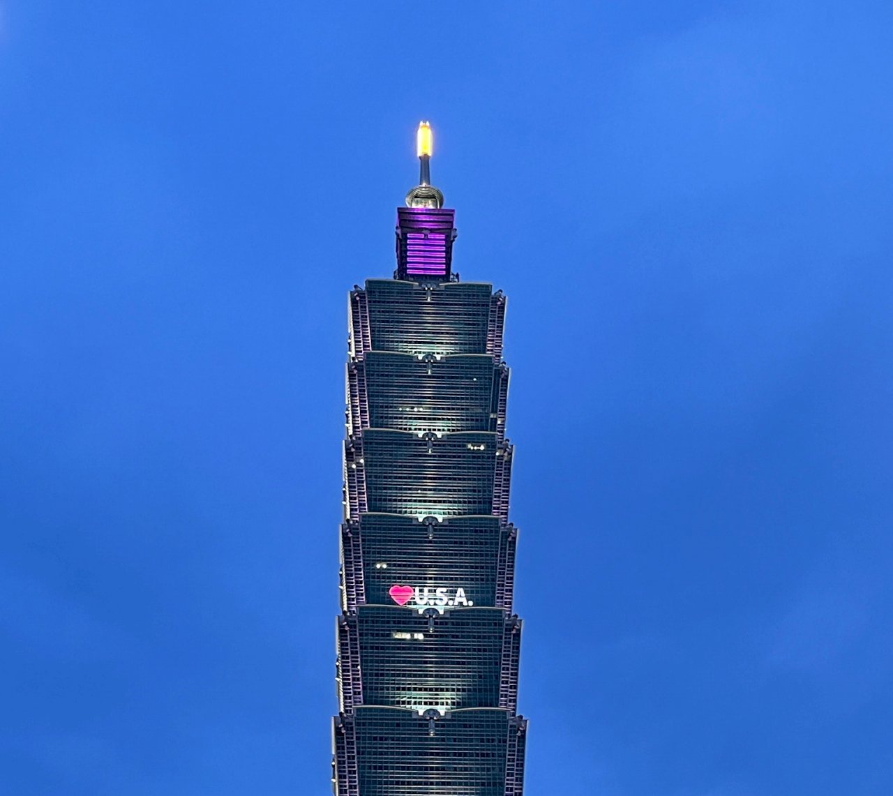 美贈台疫苗 台北101點燈珍惜台美友誼
