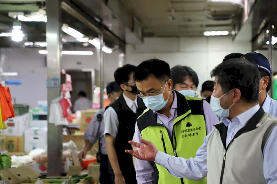 視察雙北3果菜市場 陳時中建議直接PCR加速篩檢效率