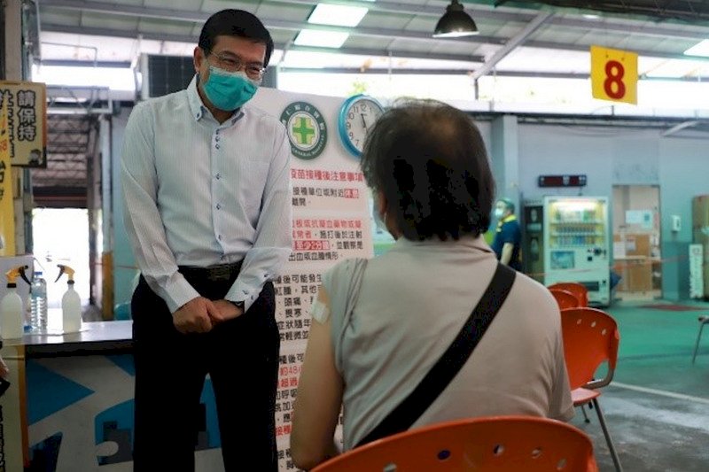 終於盼到COVID-19疫苗 大台北計程車、貨運駕駛、外送員今起開打