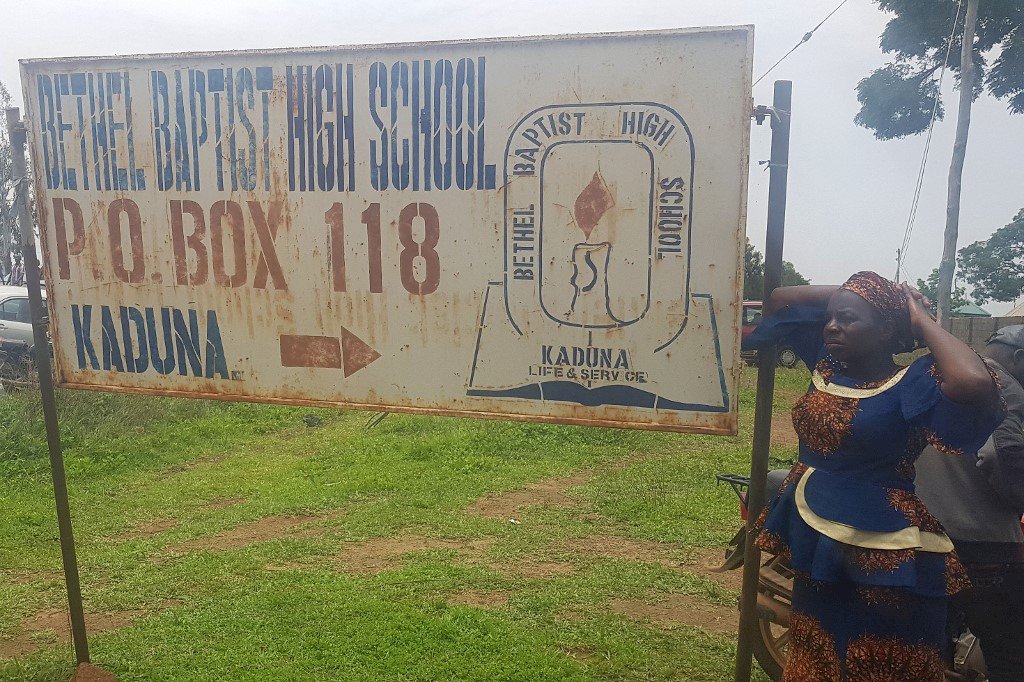 奈及利亞再傳集體綁架 歹徒闖校園擄走140名學生