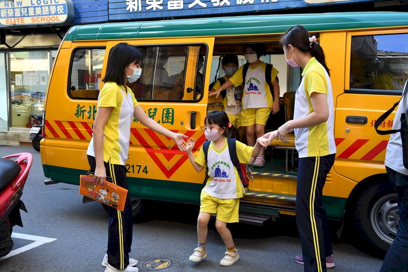 女性也能開娃娃車！婦女再就業計畫助全職媽媽重返職場