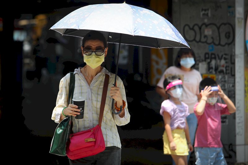 西南風增強局部大雨 天氣炎熱東南部焚風