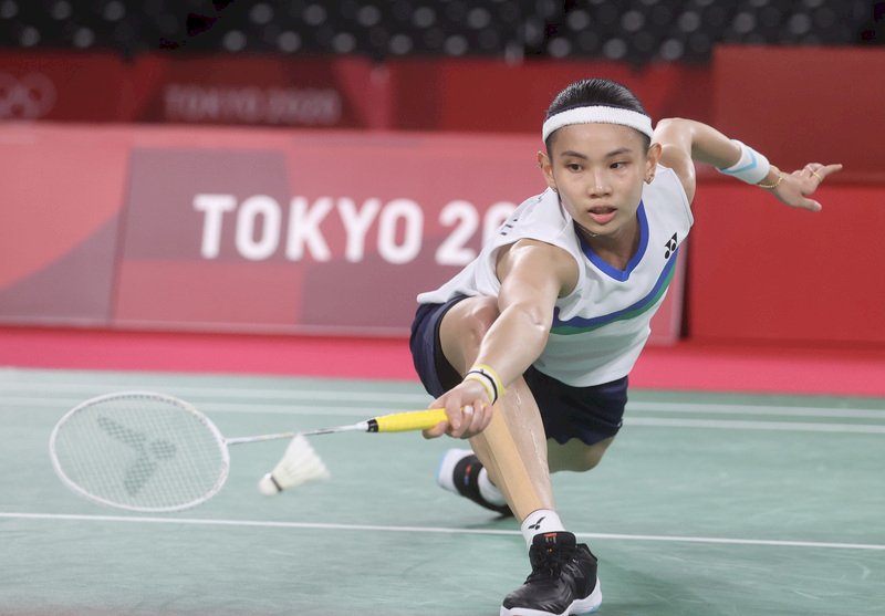 東京奧運羽球女子單打8強戰30日登場,台灣好手戴資穎(圖)與泰國強敵拉差諾(Ratchanok Intanon)戰況一度膠著,終場戴資穎以2比1奪勝,晉級4強。 (圖:中央社)