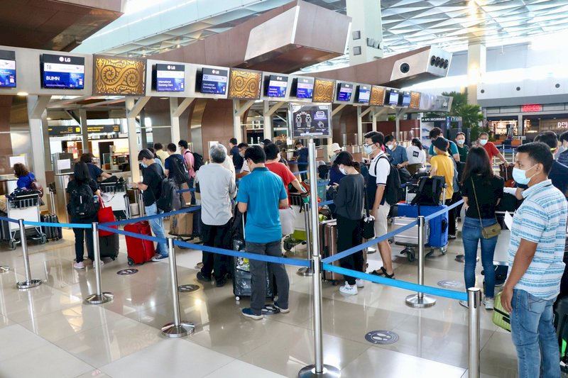 滯留印尼台僑搭包機返鄉 籲長榮華航重開航班