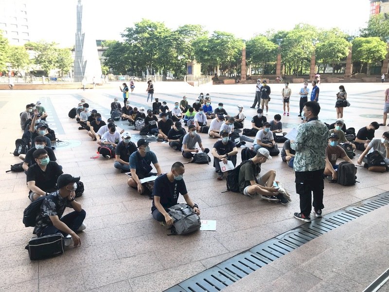 大專役男休學服役  教部：人數調查中