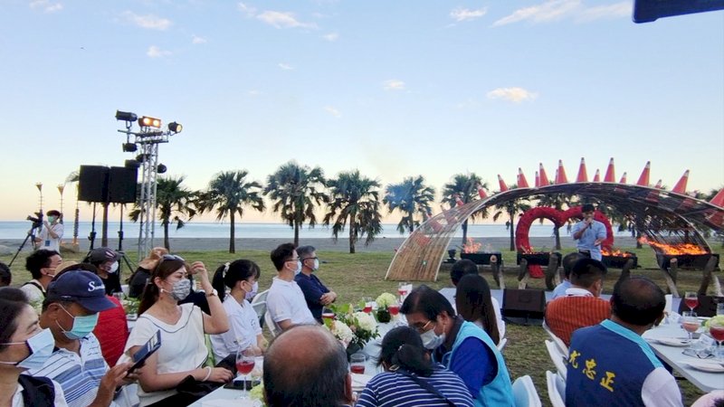台東縣府戶外辦聚餐沒隔板 衛生局認定違法將開罰