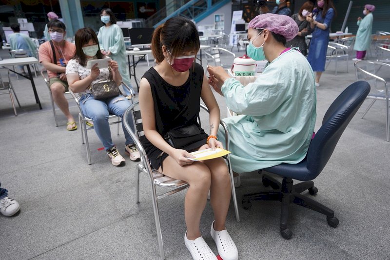 陳時中:高端疫苗接種率逐日下降 未到緩打