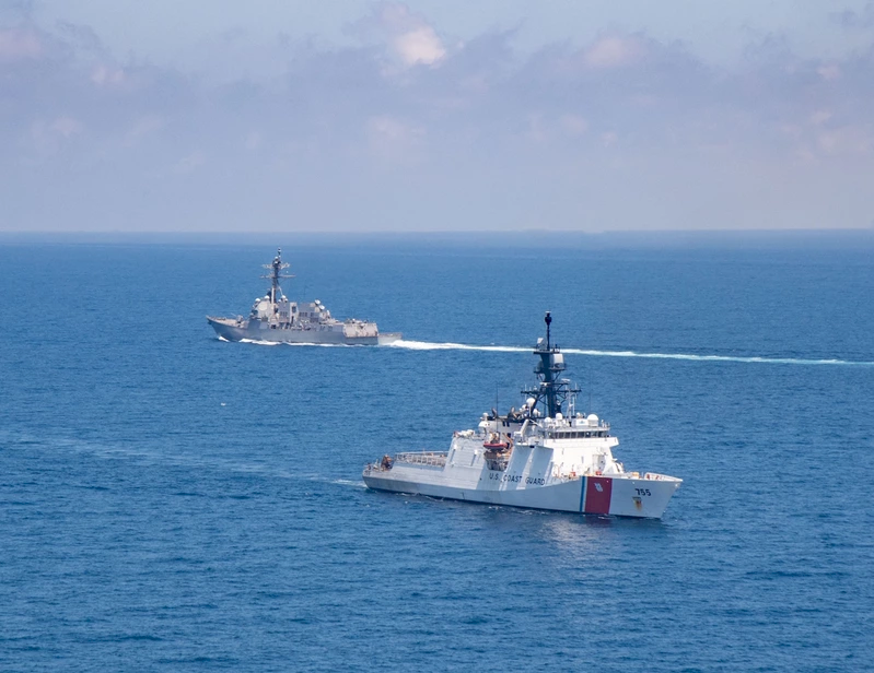 美艦通過台海 解放軍同步實施對海突擊訓練