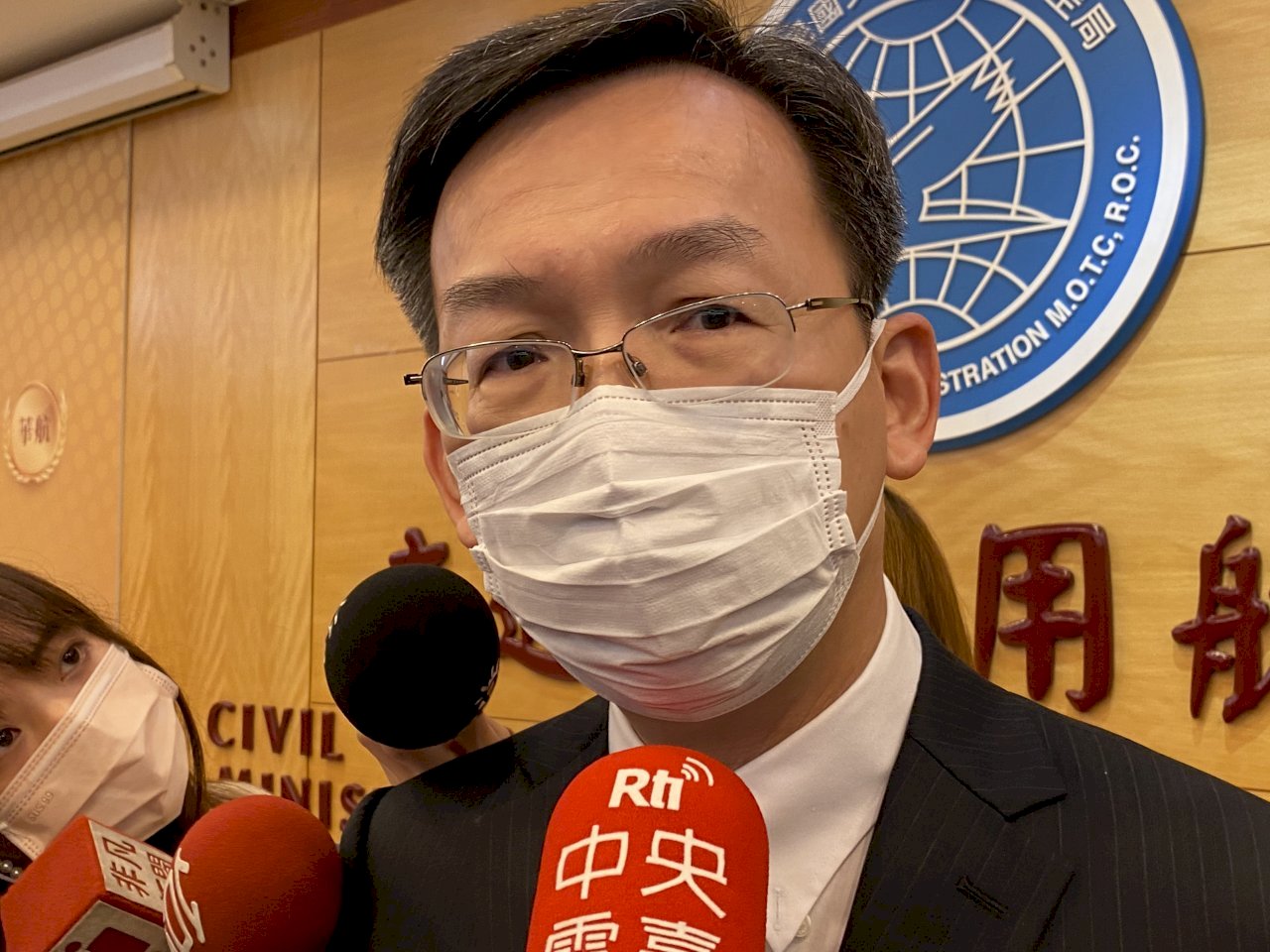 接種COVID-19公費疫苗 林國顯:航空機場人員逾6成有意願