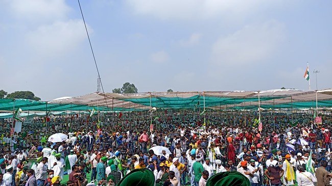 印度憤怒農民齊聚新德里穀物市場 抗議新農業法