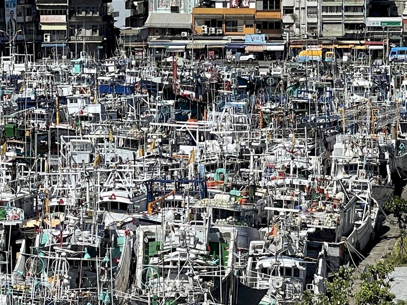強颱「璨樹」海警擴大至東南部海域 估以強颱下限到中颱上限來襲