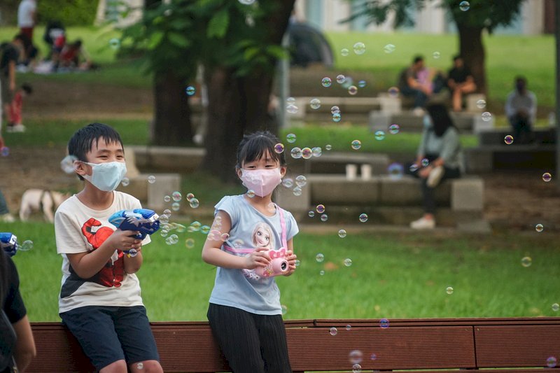 晴到多雲天氣熱 午後局部雷陣雨