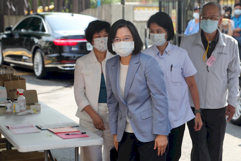 中國禁台灣釋迦、蓮霧 總統批片面破壞貿易秩序 指示農委會提對策護農民