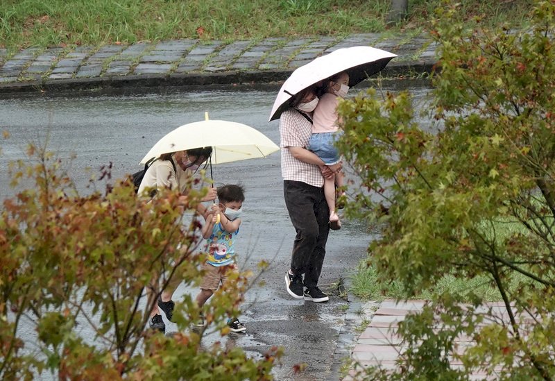 氣象局估7日有熱帶系統生成 國慶前東半部易有雨