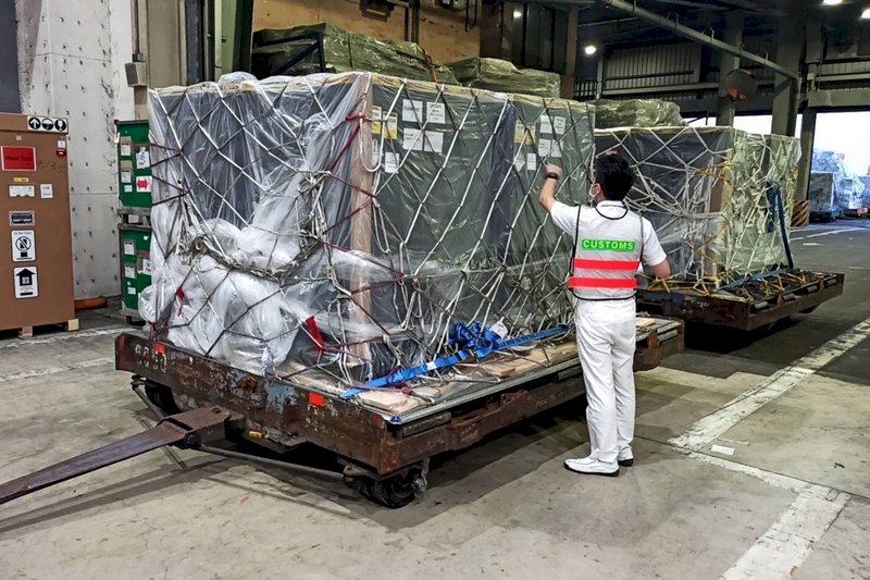 首批客製化BNT今抵台 高端下月起出貨量加大