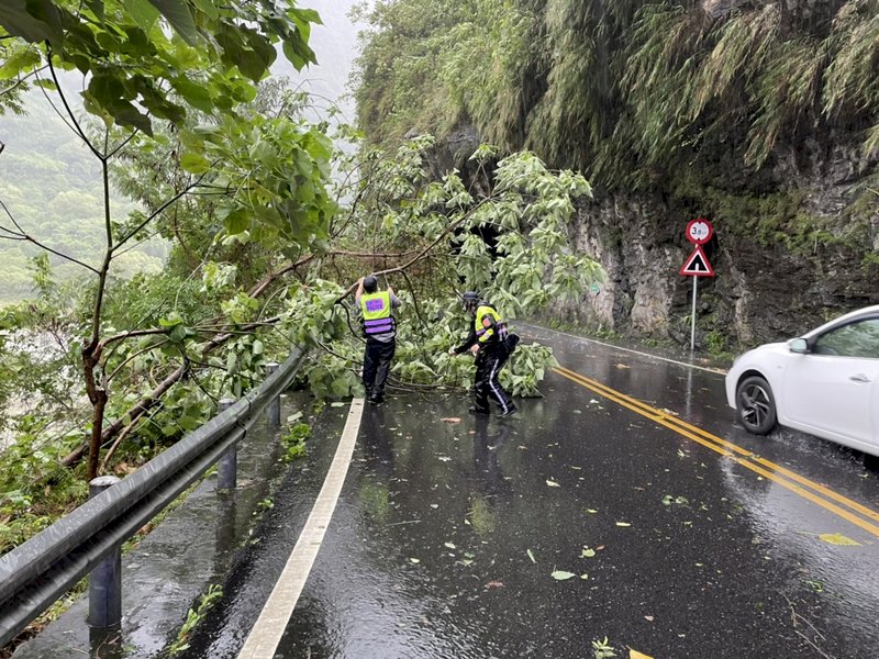 颱風影響  預警性封閉7處省道路段