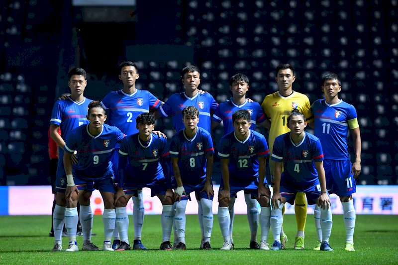 台灣男足在亞洲盃資格賽附加賽首回合吞敗後,11日晚間再戰印尼,最終仍以0比3敗下陣來,無緣晉級下一輪亞洲盃資格賽。(中華足協提供)中央社記者黃巧雯傳真 110年10月12日 (圖:中央社)