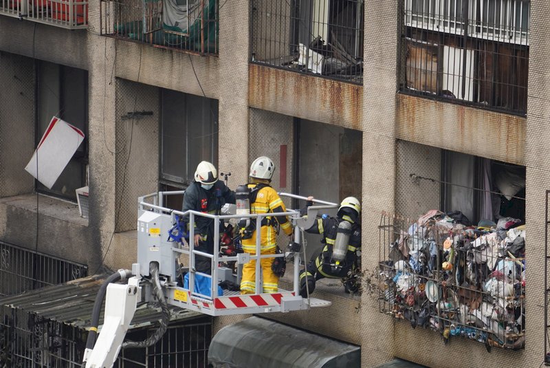 高雄城中城大火 消防局:命危人數恐破30人