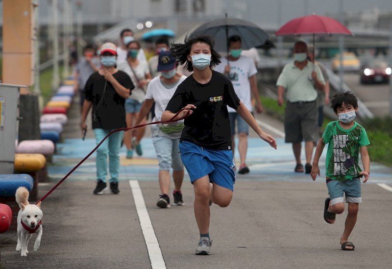 冷空氣報到晚間注意雨勢 18日清晨低溫下探19度