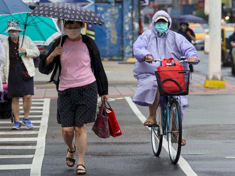 北台灣愈晚愈濕涼 未來3天陰雨、25日可望回溫