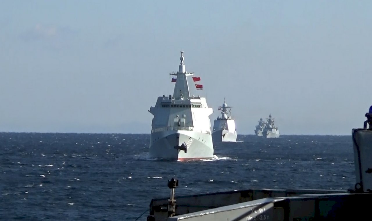 中俄軍艦繞行日本 恐升高區域緊張及國際水域通航質疑