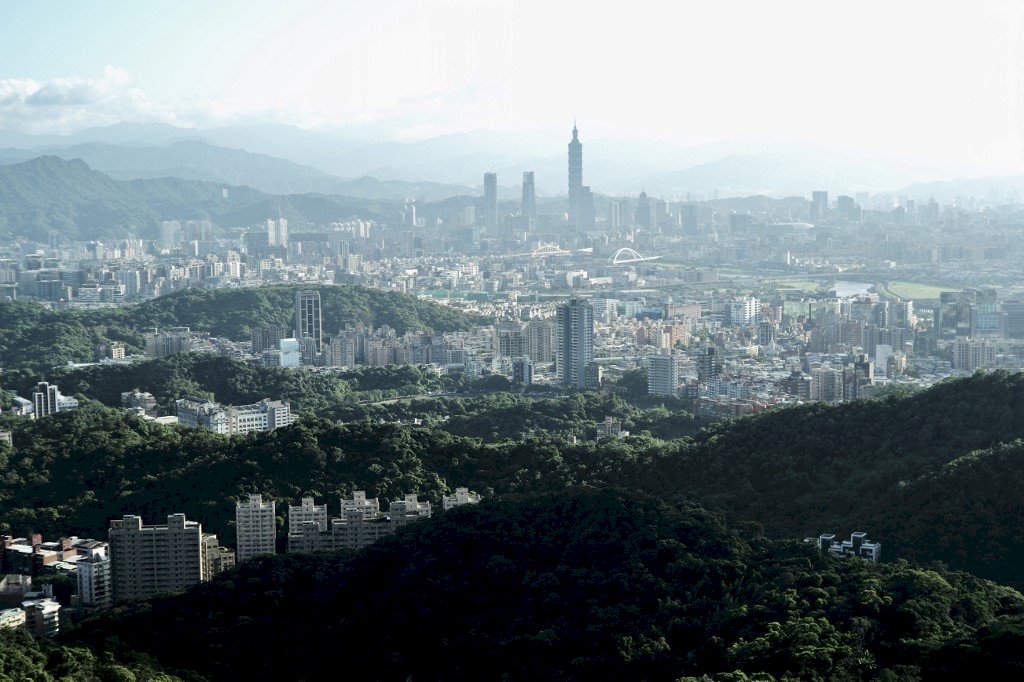 房市走出疫情陰霾 六都10月買賣移轉數創同期高