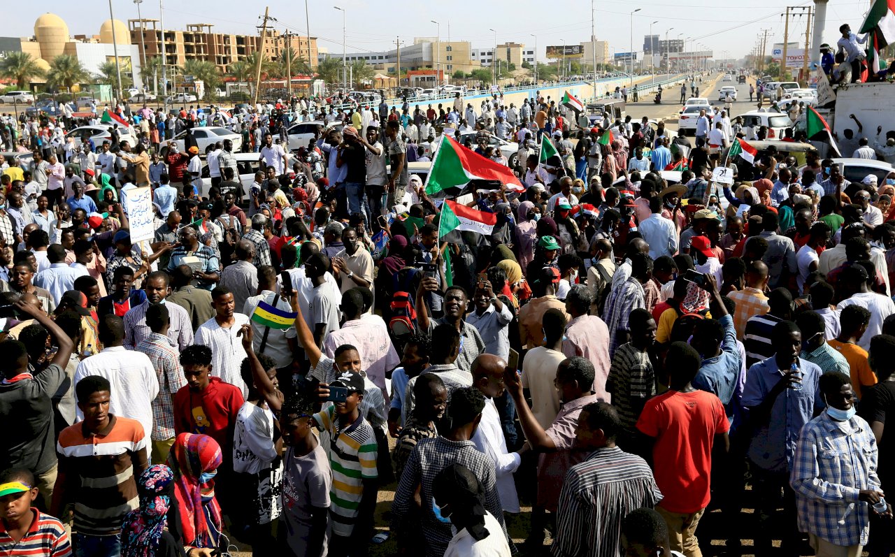 蘇丹人民反政變 迄今至少40人抗議中喪生