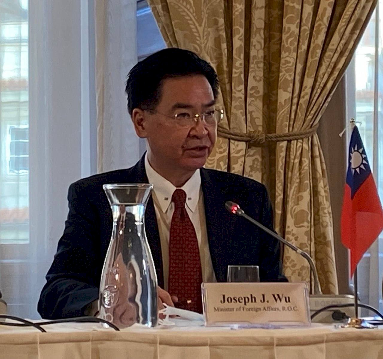 吳釗燮:姑息醞釀獨裁 民主國家應攜手捍衛自由