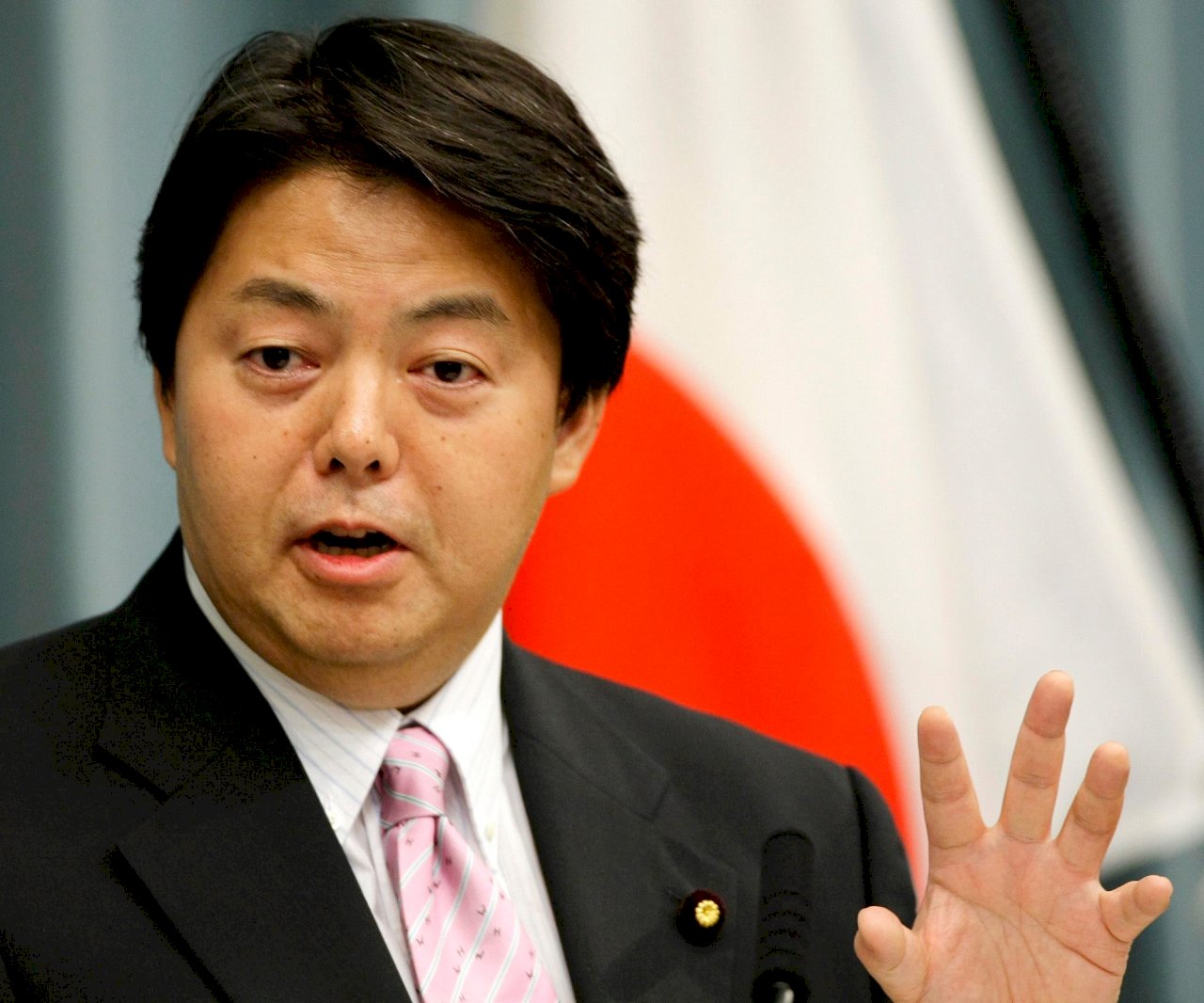 擺脫親中形象  日本新外務大臣辭去日中友好議員聯盟會長