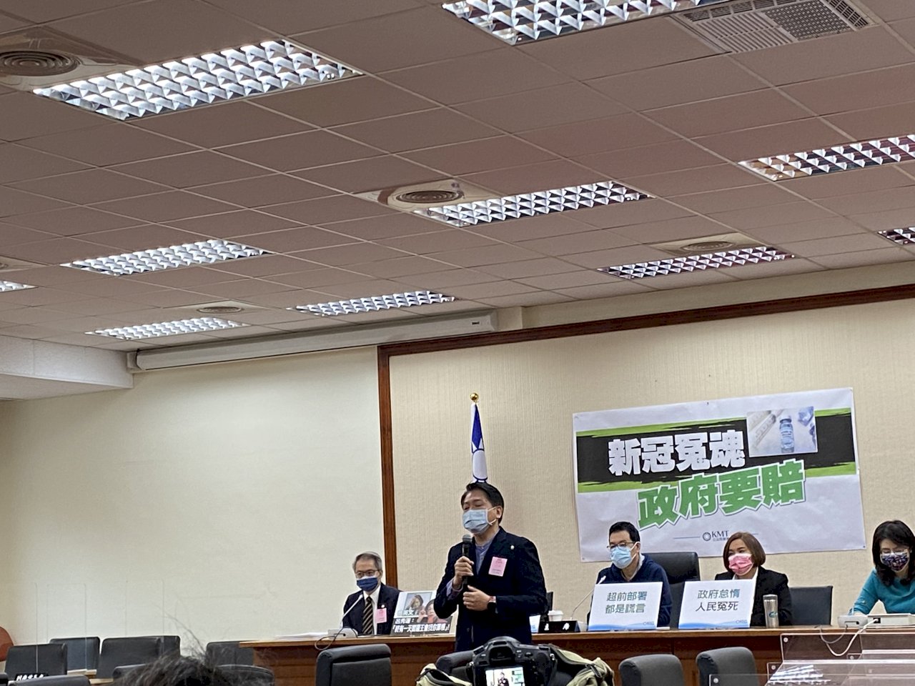 首波染疫往生者家屬究責中央 提每人500萬國賠