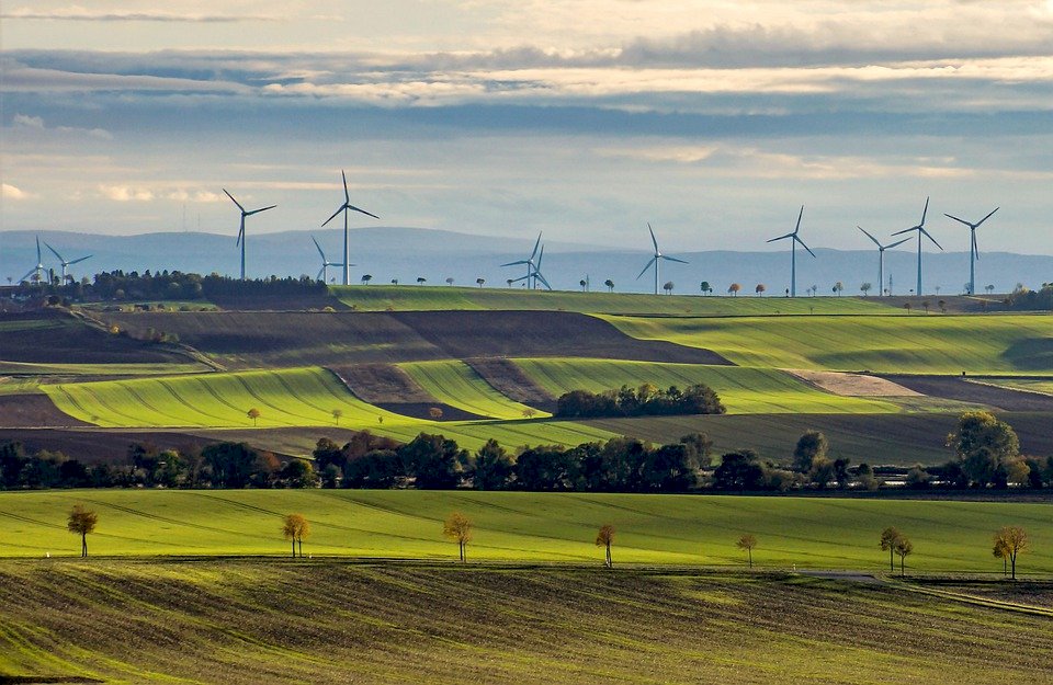 台電陸域風電累計逾百億度 將開發新風場模式