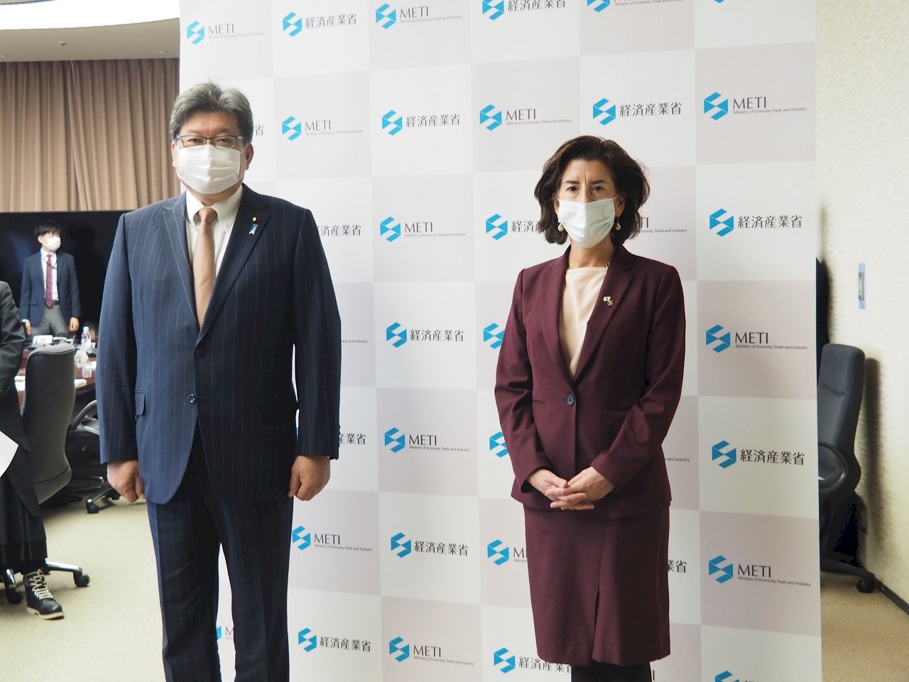 美國商貿部長訪日 同意啟動關稅會談