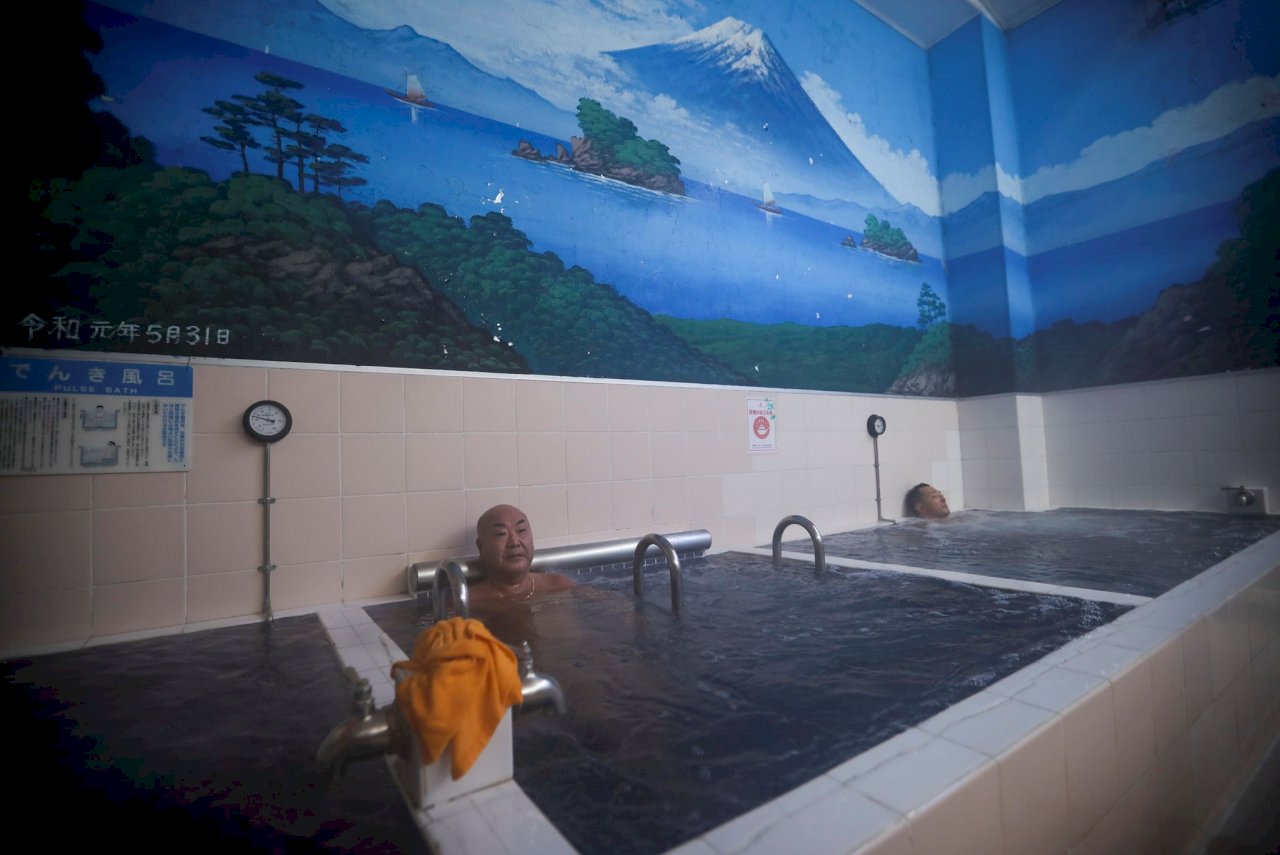 未被疫情擊倒 日本傳統公共浴池因高油價陷困境