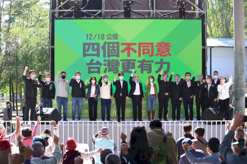 高雄公投宣講 蘇貞昌再籲投4個不同意