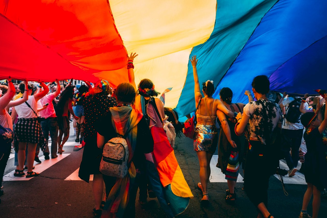 巴西LGBTQ遊行 籲民眾在總統大選驕傲投票