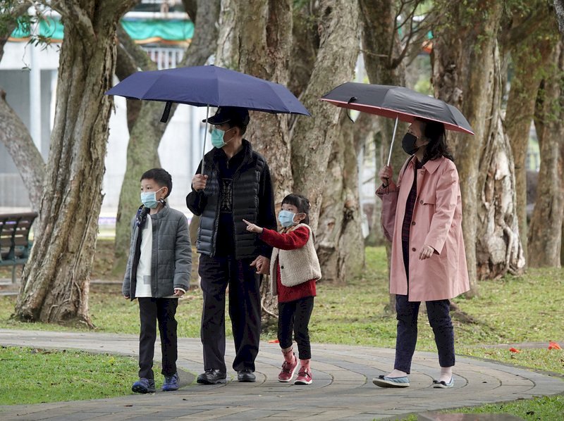 未來一周全台濕冷 東北季風壟罩、中南部旱季逢雨