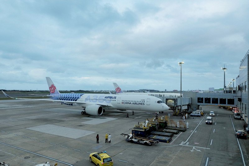 無人機搞飛機 桃園機場17航班暫停起降影響千人