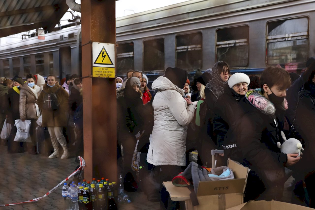 烏克蘭數百萬人逃離 歐洲應對二戰來最嚴重難民危機(影音)