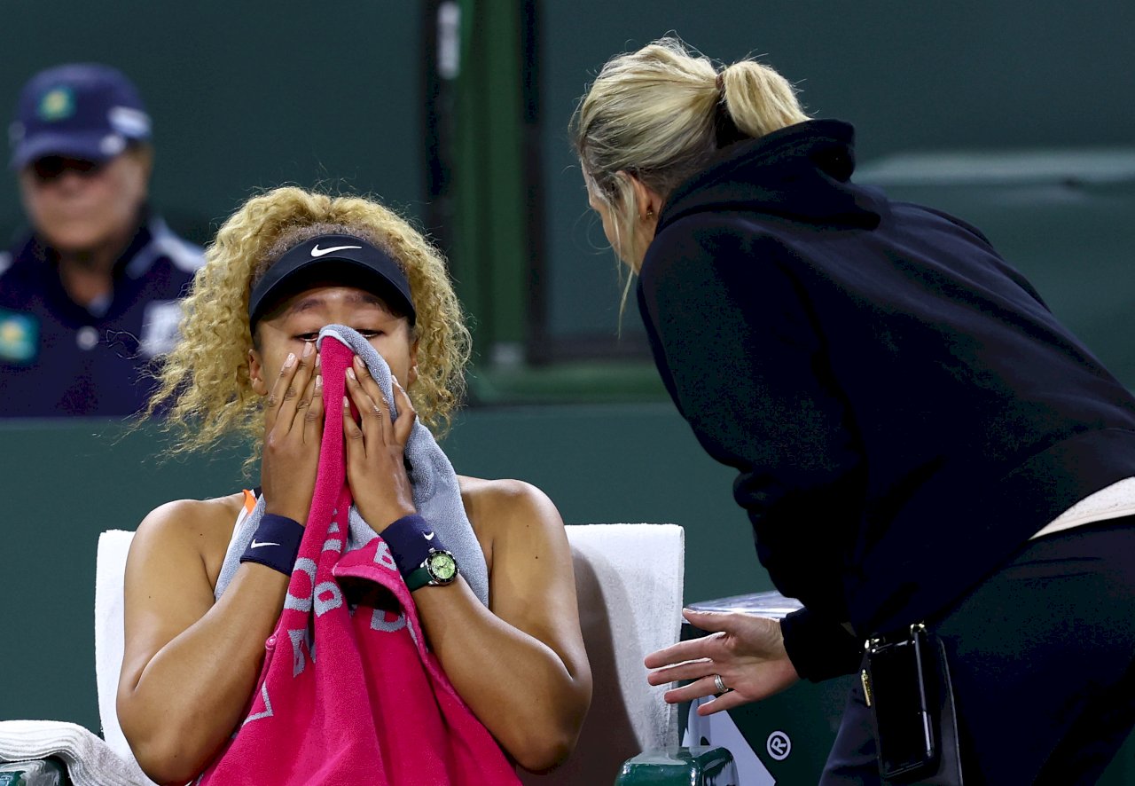 網球名將大坂直美(Naomi Osaka)因球迷惡言而淚灑印地安泉(Indian Wells)網賽。(AFP) - 新聞 - Rti 中央廣播電臺