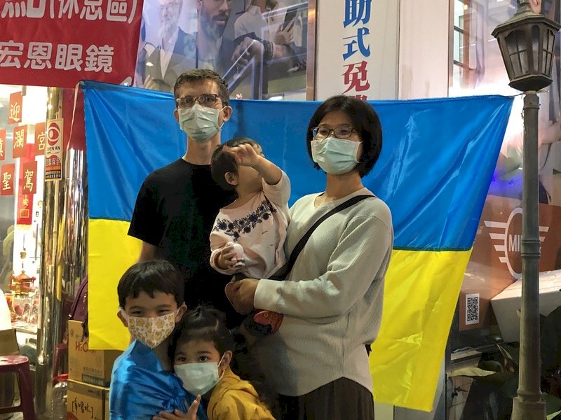 烏克蘭彰化女婿當大甲媽志工 祈求烏克蘭遠離戰火