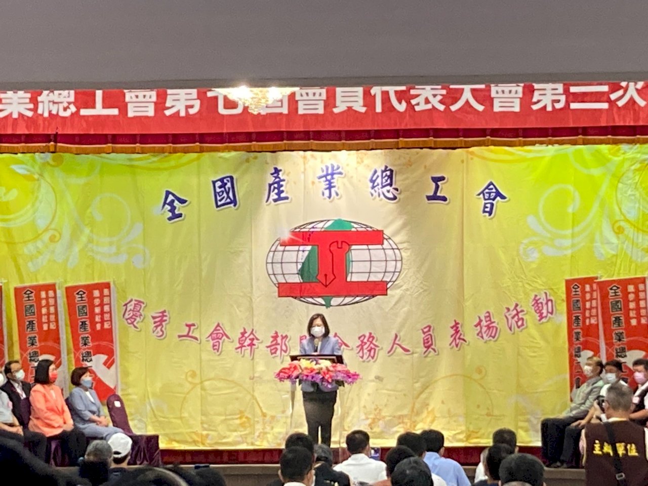 基本工資有望連7漲？ 總統：一定排除萬難持續調升