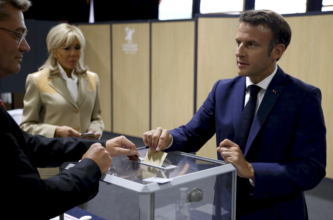法國國會大選第一輪投票 馬克宏恐喪失多數