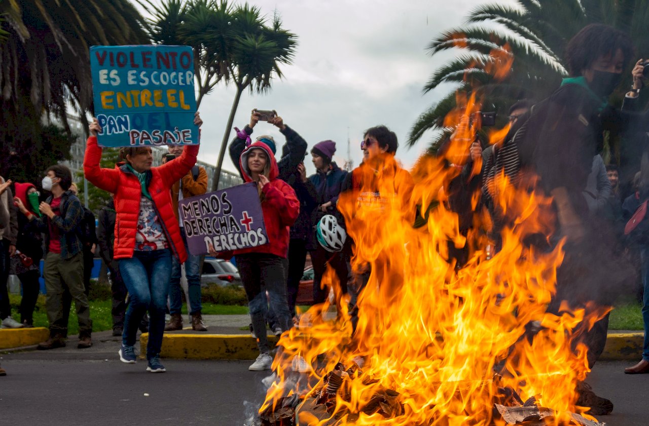 厄瓜多示威進入第13天 總統拉梭面臨國會不信任投票