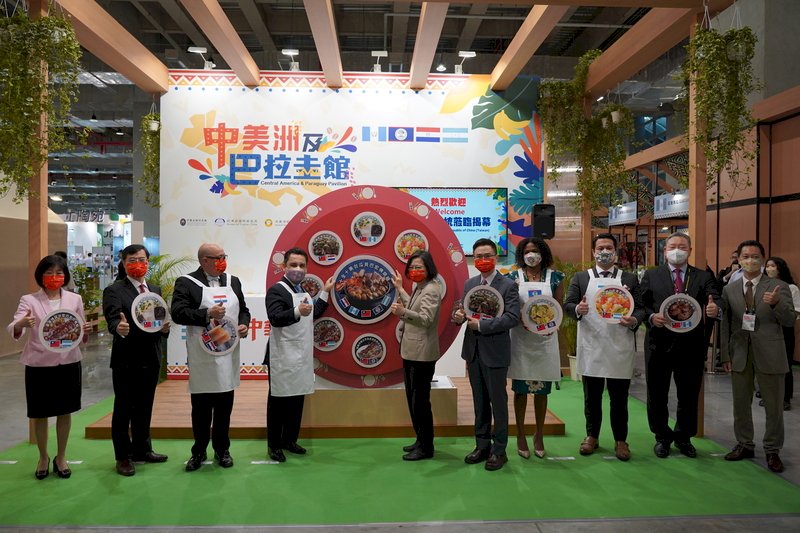 中美洲友邦食品展設館 創意黑檸檬石斑挺民主的魚