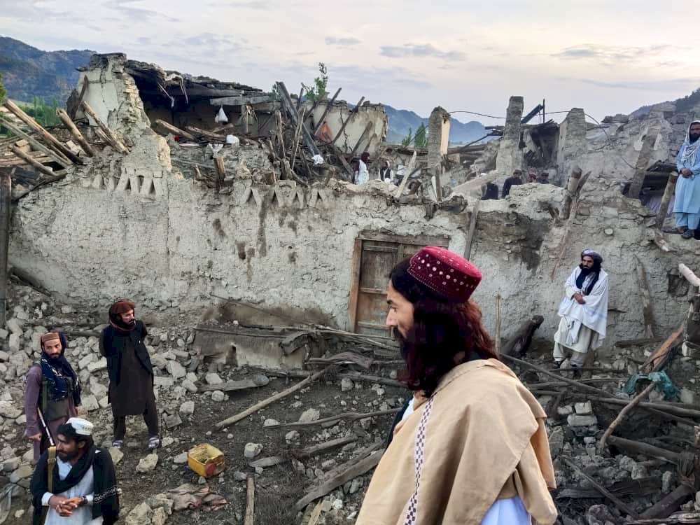 地震後釋出凍結資金 塔利班與美國展開會談